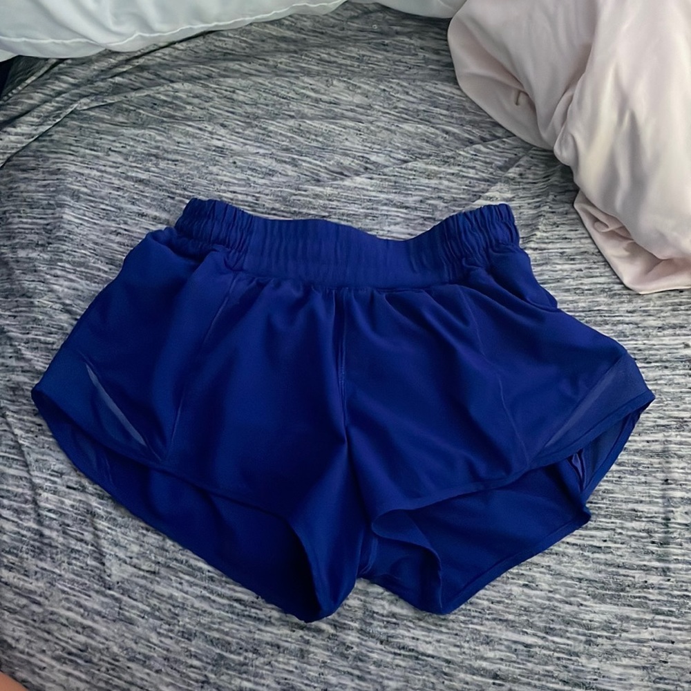 Size 4 2.5in Lulu hot hot